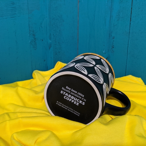 Hawaiian Tiki - Starbucks Mug - 0011 - Picture 2 of 3